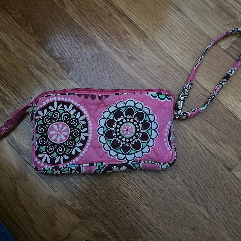 Vera Bradley zip up wristlet !